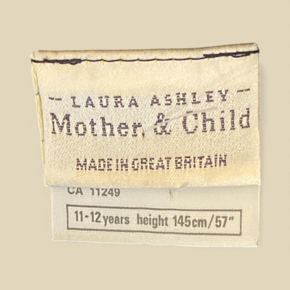 Vintage Laura Ashley Mother & Child Velvet Dress 11–12Y | Black Lace Collar - Picture 3 of 9